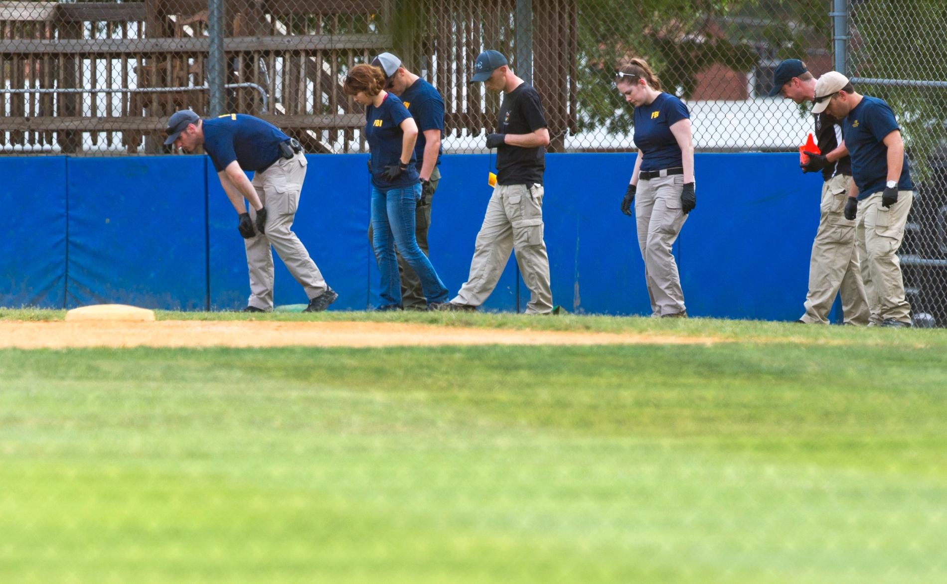 Baseballplan i Virginia där skottlossningen inträffade undersöks av myndigheterna.