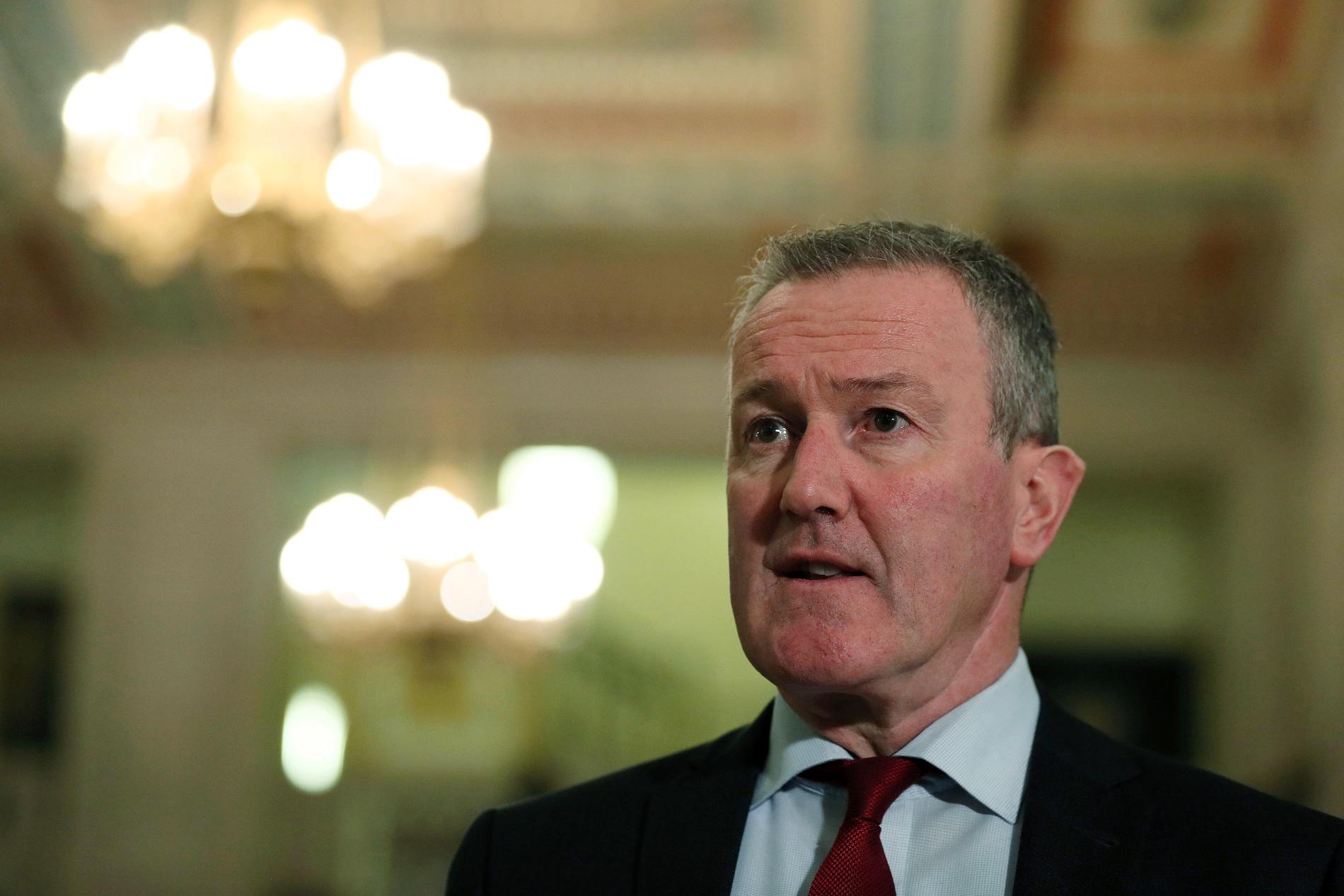 Conor Murphy är finansminister i den regionala regeringen i Nordirland, men har också dragits in i valkampen i Republiken Irland. Motståndarna kräver att Sinn Féin-politikern Murphy avgår för sina uttalanden om en mördad 21-åring. Arkivfoto.