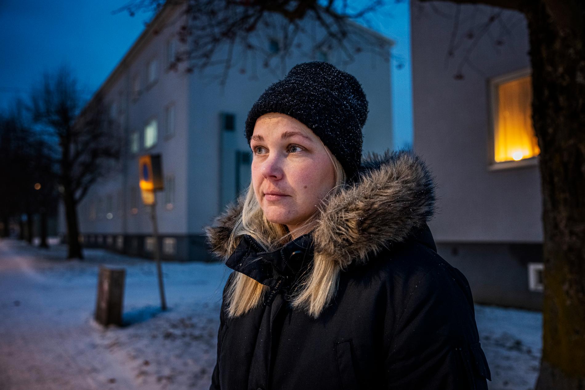 Desiree har känt sig trygg i Norrköping i hela sitt liv. Men nu är ho orolig. 