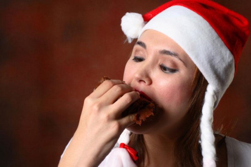 Mmm… Från nu och hela vägen över nyår är en lång frestelse om man räknar kalorier. Men det finns knep.