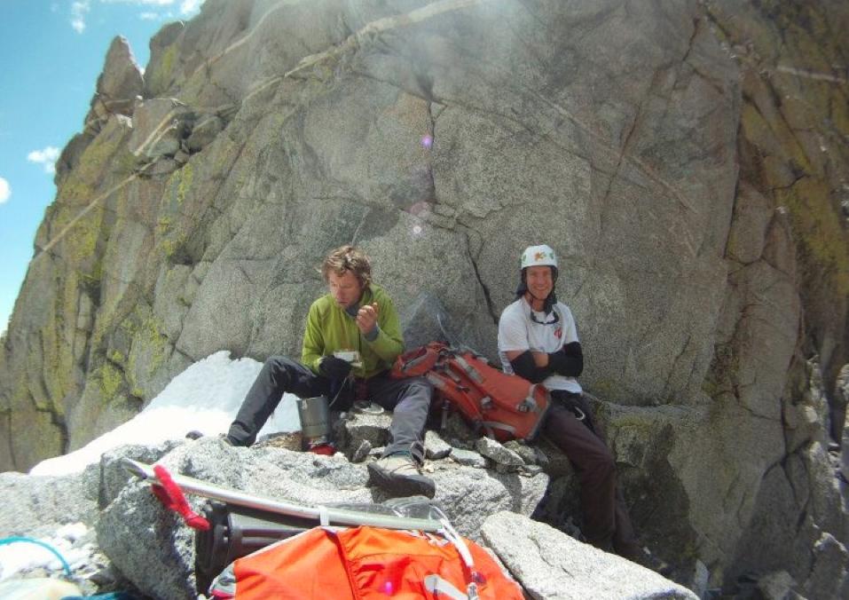 Gil Weiss och Ben Horne under klättringen på Nevado Palcaraju.