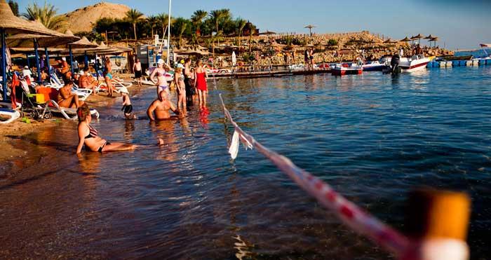 Badförbud Hela kustremsan vid Sharm-el-Sheikh har stängts av.