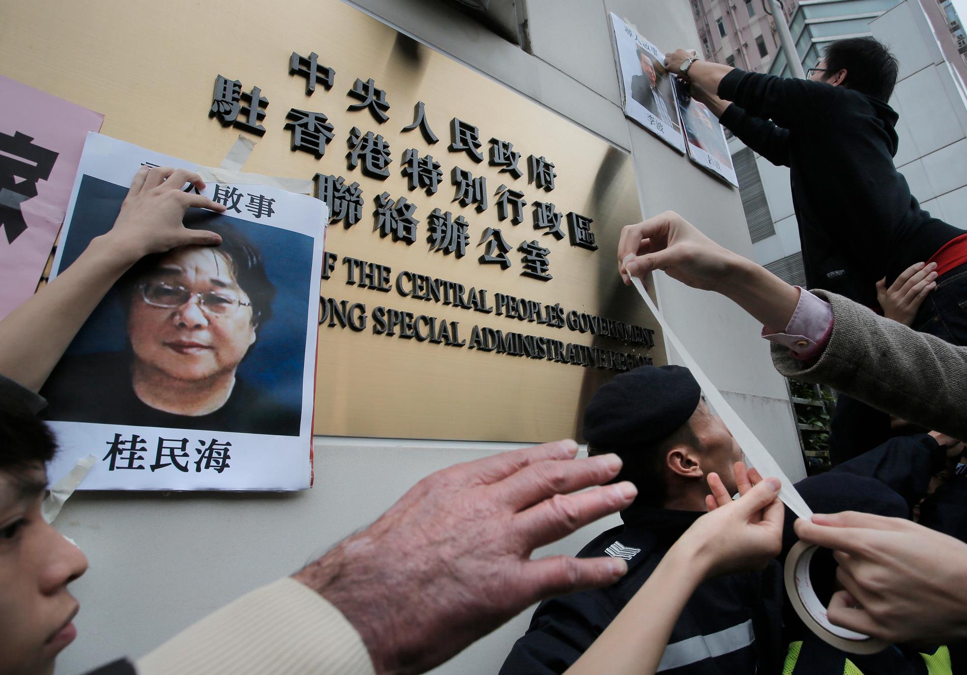 Protester i Hongkong efter att bland andra den svenske förläggaren Gui Minhai fängslats.