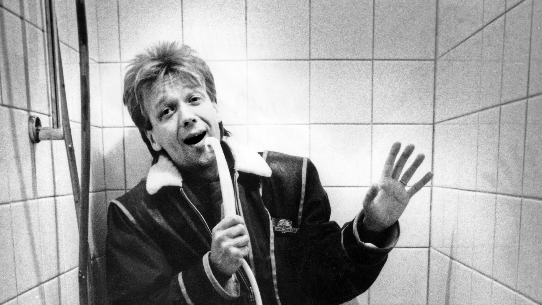 Senast Björn Skifs showade loss på den anrika nöjesscenen Hamburger Börs var 1989 i "Öman & Palm". Då sjöng han i duschen på presskonferensen inför showen. Arkivbild.