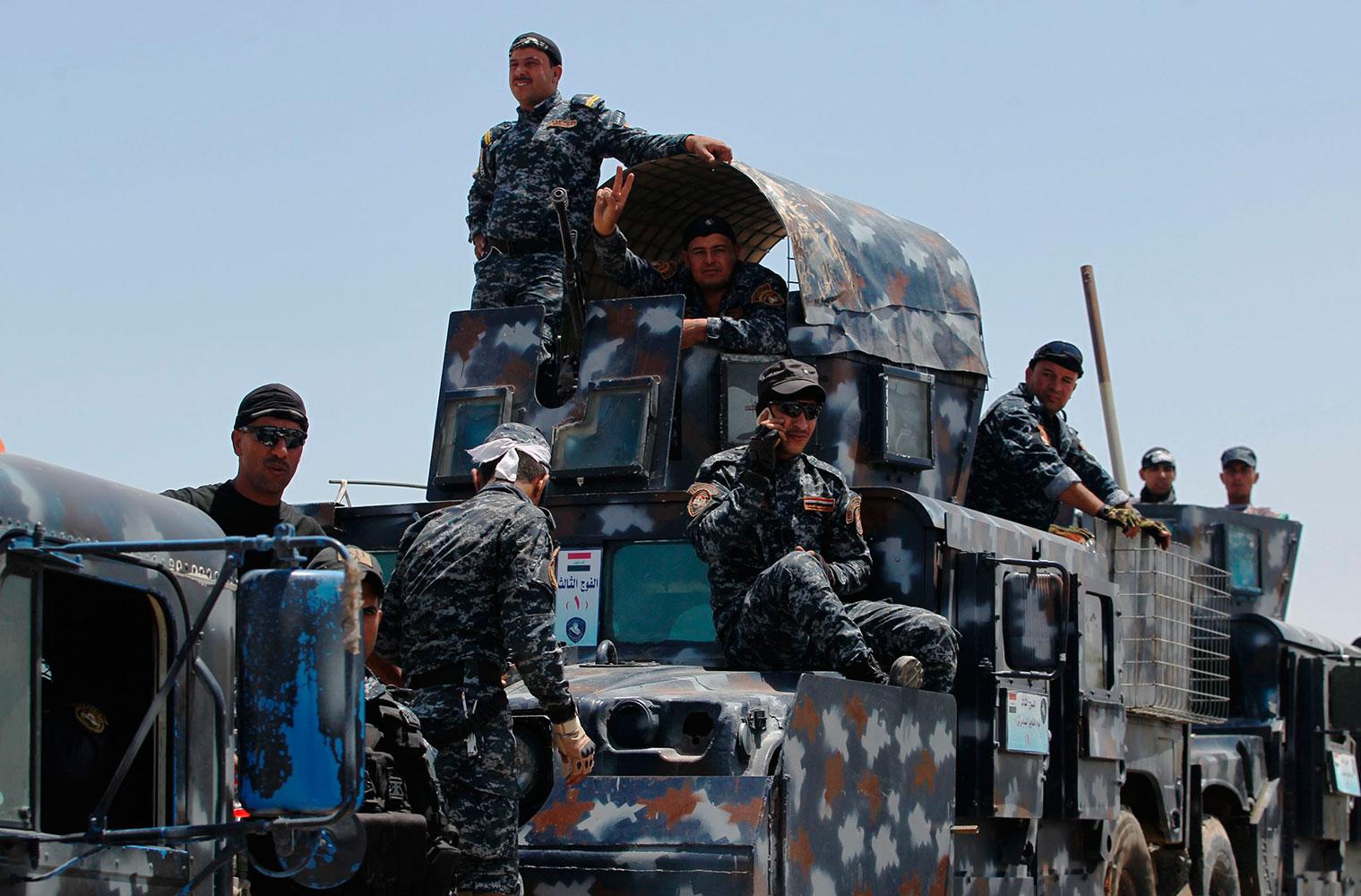 Irakiska säkerhetsstyrkor förbereder sig inför offensiven mot Falluja.