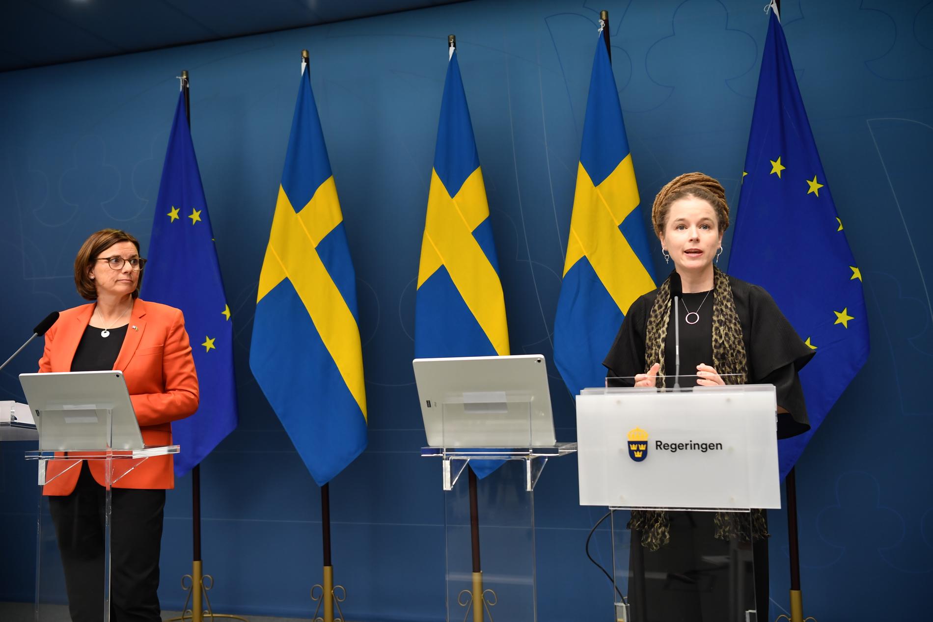 Vice statsminister Isabella Lövin (MP) samt kultur- och demokratiminister Amanda Lind (MP) meddelar att regeringen och C och L vill satsa 100 miljoner kronor för att stötta civilsamhället.