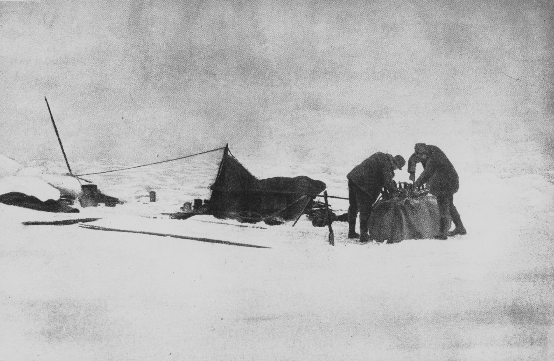 Vätgasballongen med namnet Örnen lyfte den 11 juni 1897 med Nordpolen som mål. Expeditionen misslyckades och upptäckarna Andrée, Frænkel och Strindberg omkom. Arkivbild.
