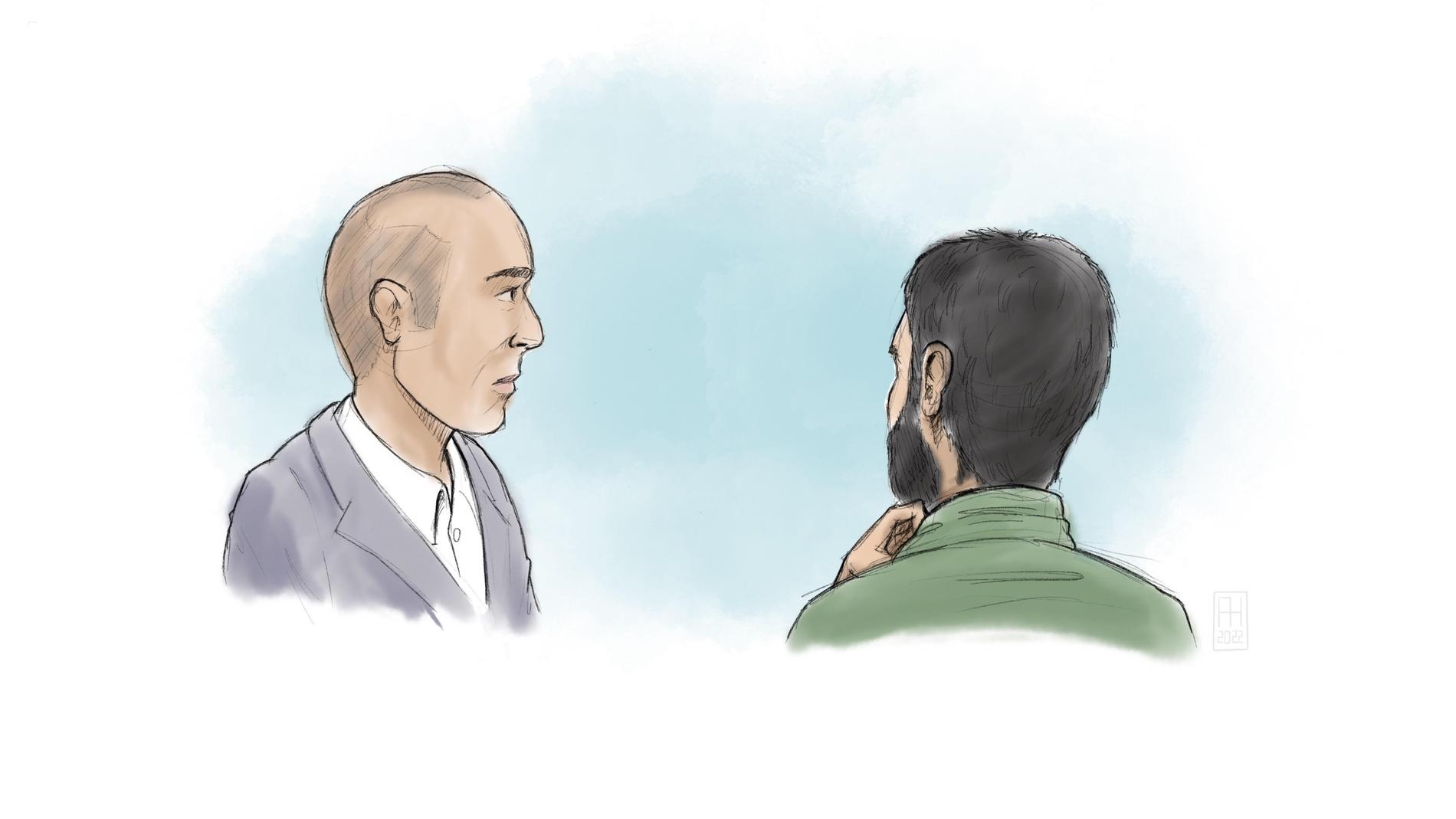 Peyman Kia (vänster) och Payam Kia under rättegången i Stockholms tingsrätt. Bröderna dömdes på torsdagen till livstids respektive nio år och tio månaders fängelse för grovt spioneri.