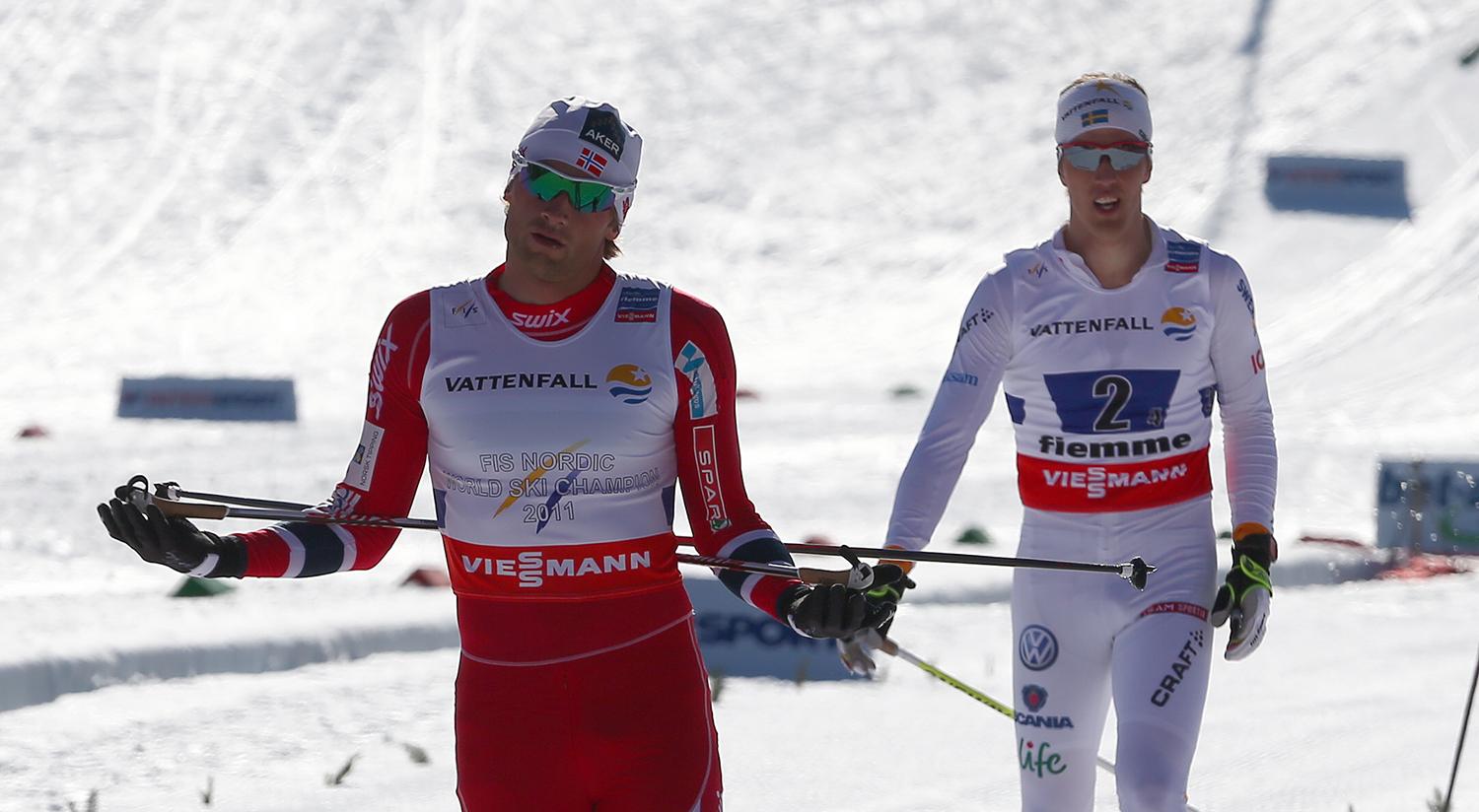 Så här – som in VM-stafetten i Val di Fiemme 2013, har det sett ut när Petter Northug och Calle Halfvarsson möts i spurtdueller.