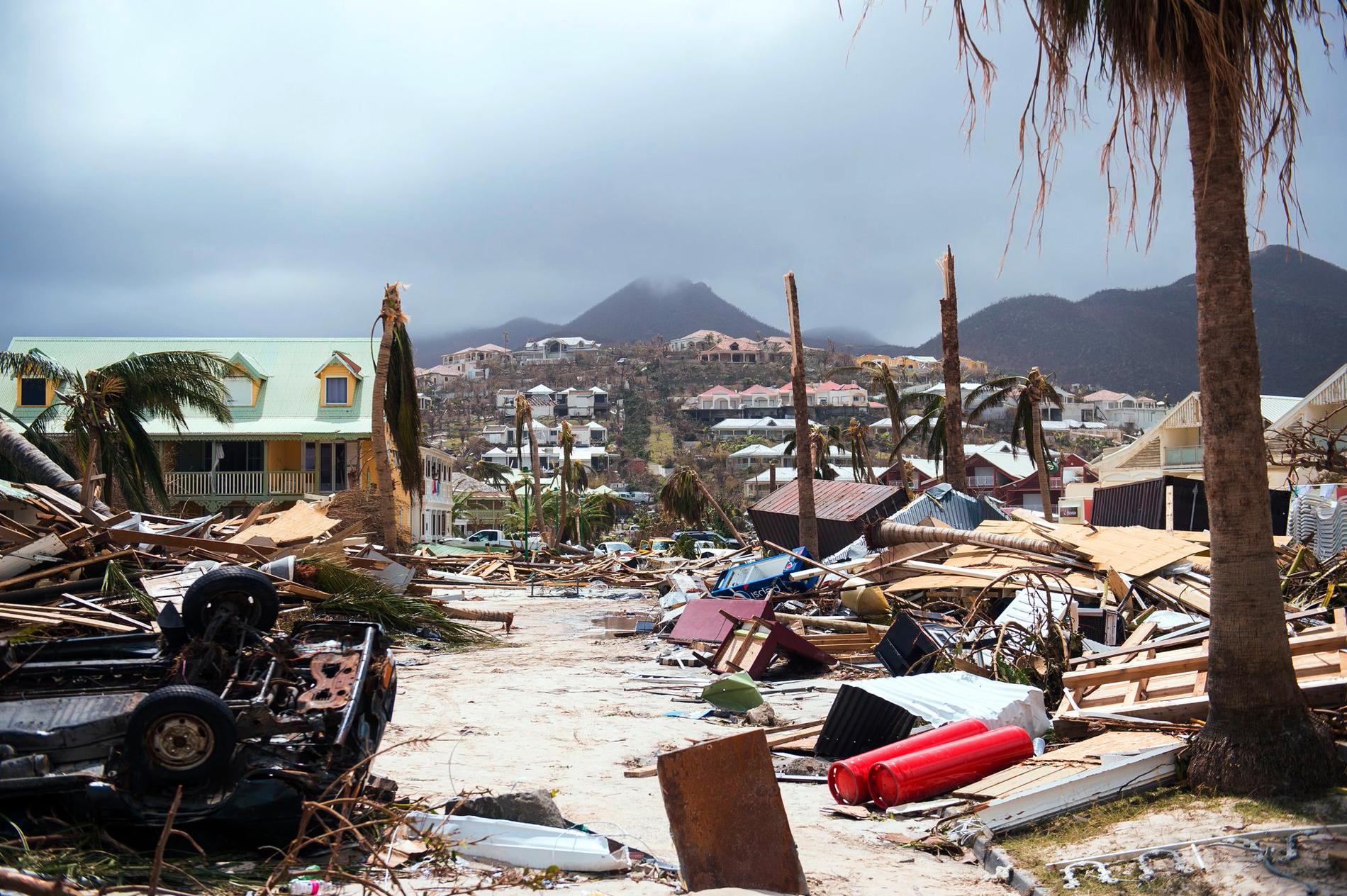 St Martin efter Irma. Det är i nuläget oklart hur många människor som fått sätta livet till på grund av Irmas framfart, men amerikanska katastrofmyndigheter uppger att det kan röra sig om cirka 20 personer. 