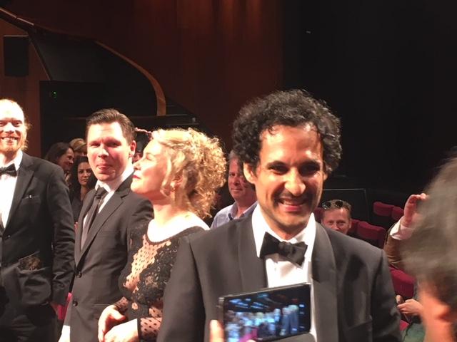 Eva Melander o Ali Abbasi gläds över publikens reaktioner i salongen i Cannes.