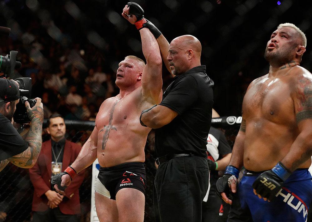 Brock Lesnar skrällde i sin comeback på UFC