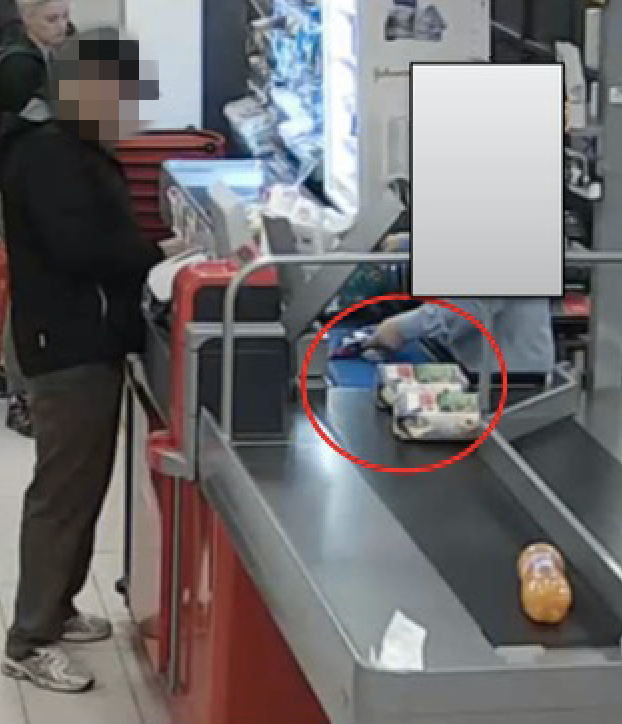 Här fångas misstänkte mördaren på övervakningskamera när han köper mjöl.
