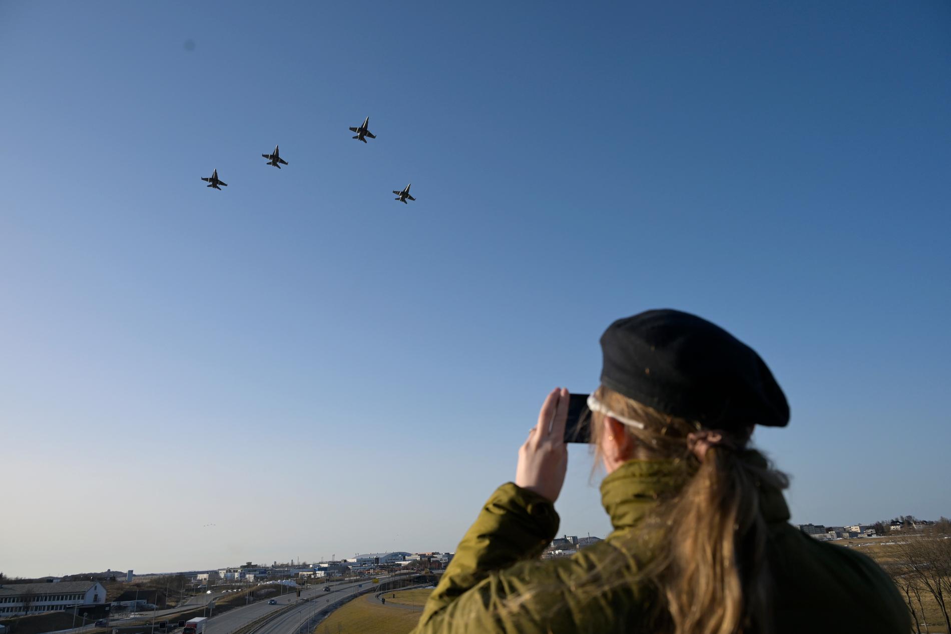 Fyra finska F-18 stridsplan under militärövningen Nordic Response som genomförs i norra Sverige, Norge och Finland i mars. Arkivbild.