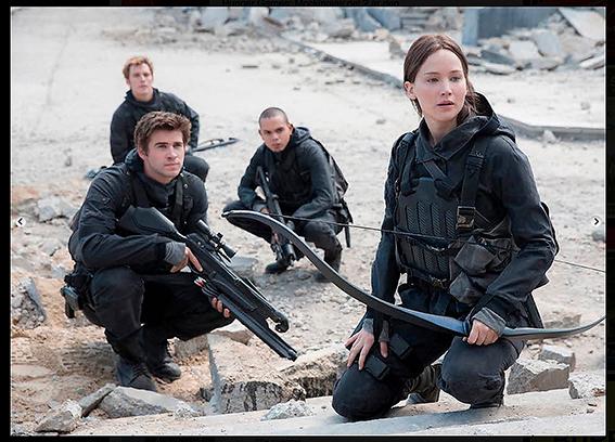 klassiker i sikte Jennifer Lawrence som den komplexa frihetskämpen Katniss Everdeen i fjärde och avslutande Hungerspelen-filmen ”Mockingjay del 2”. ”Filmserien är fantastisk – en klassiker i vardande”, skriver Malin Krutmeijer om framtidssagan.