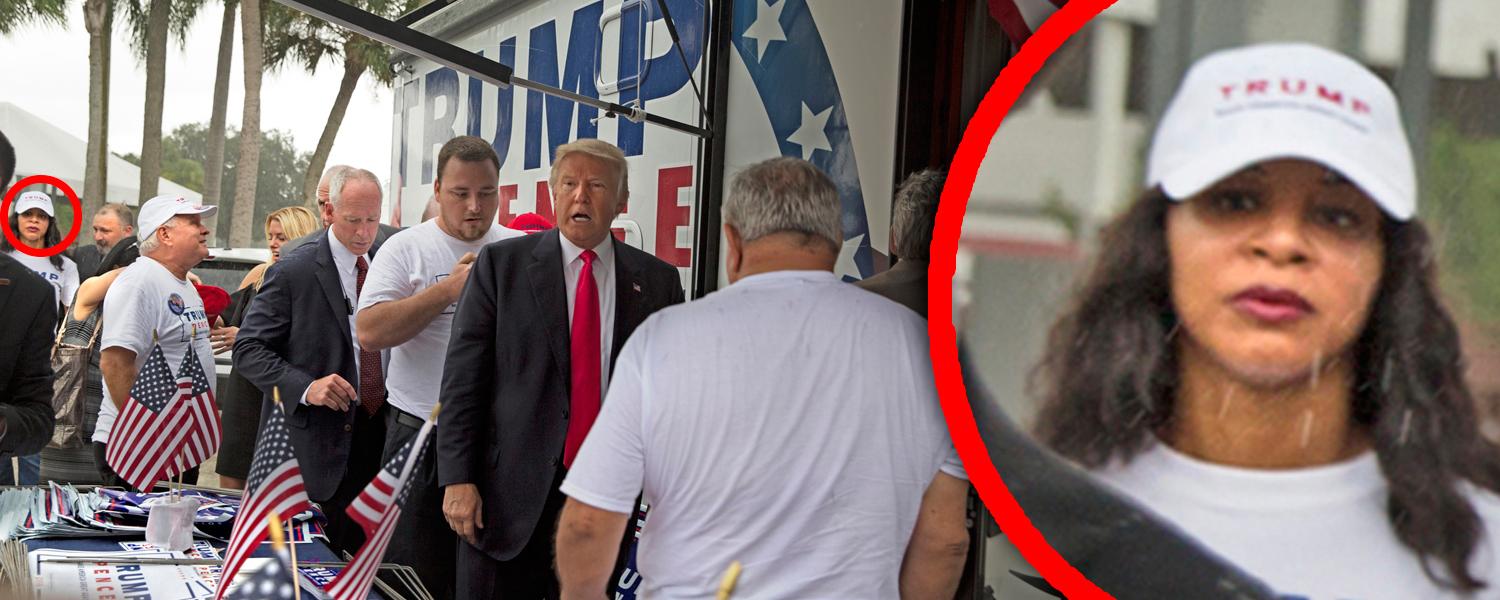 Donald Trump anklagas för att ha försökt kyssa sin kampanjarbetare Alva Johnson på munnen vid det här tillfället.  Hon syns inringad (längst bak till vänster på bilden).