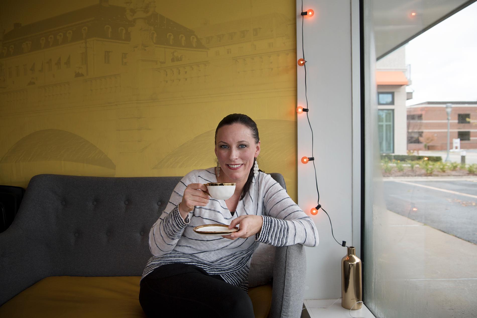 Christina Bakalis från Trollhättan driver ett svenskt café i Michigan.