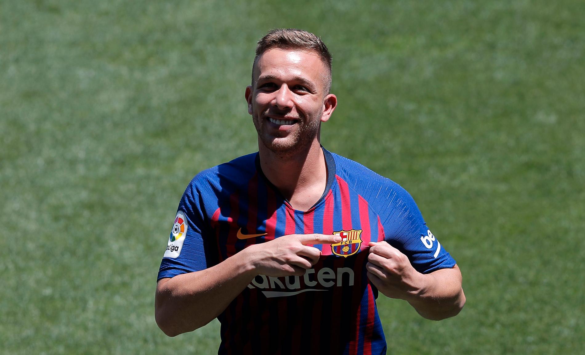 Arthur lämnar Barcelona