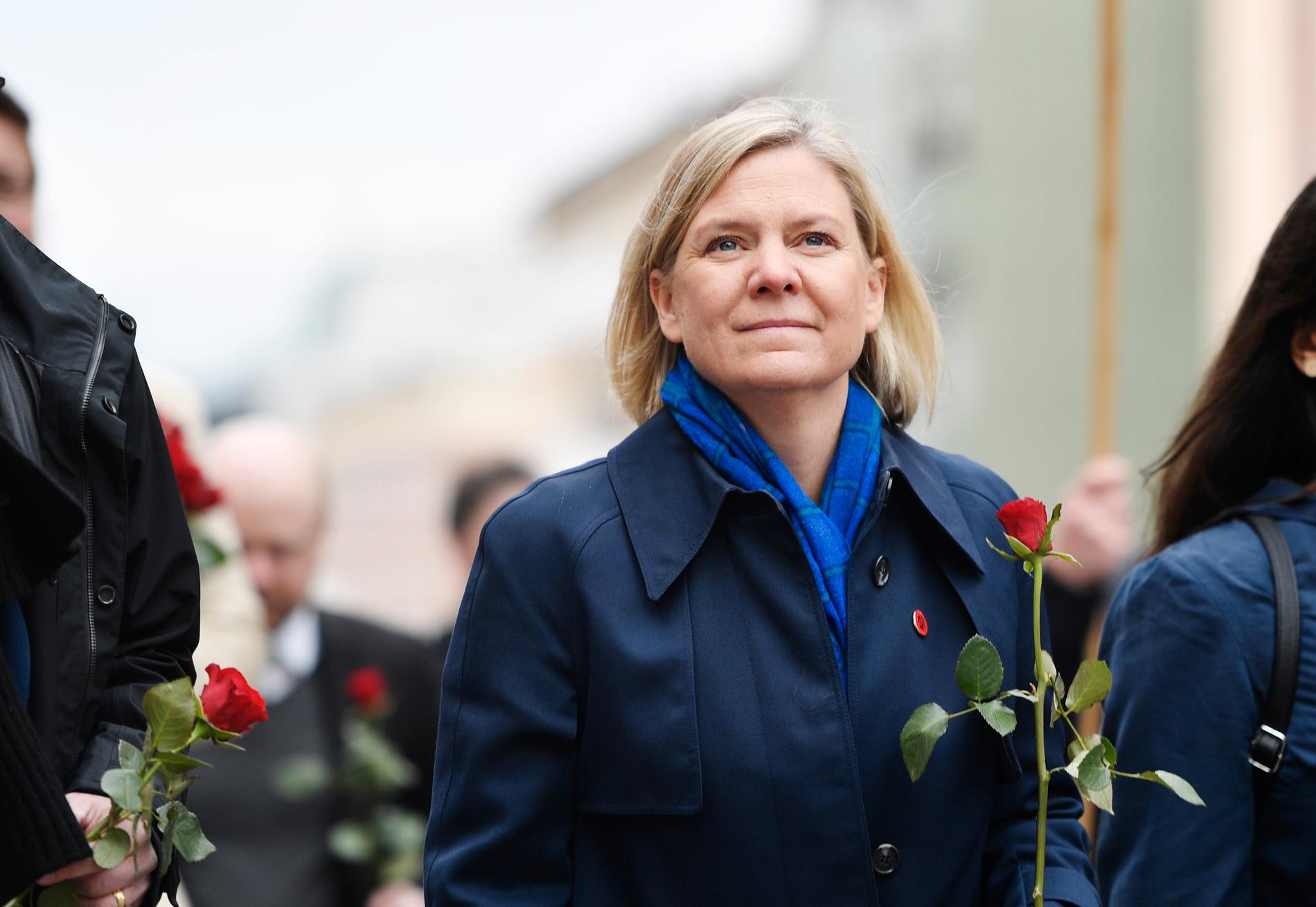 Finansminister Magdalena Andersson (S) i förstamajtåget i Sundbyberg.