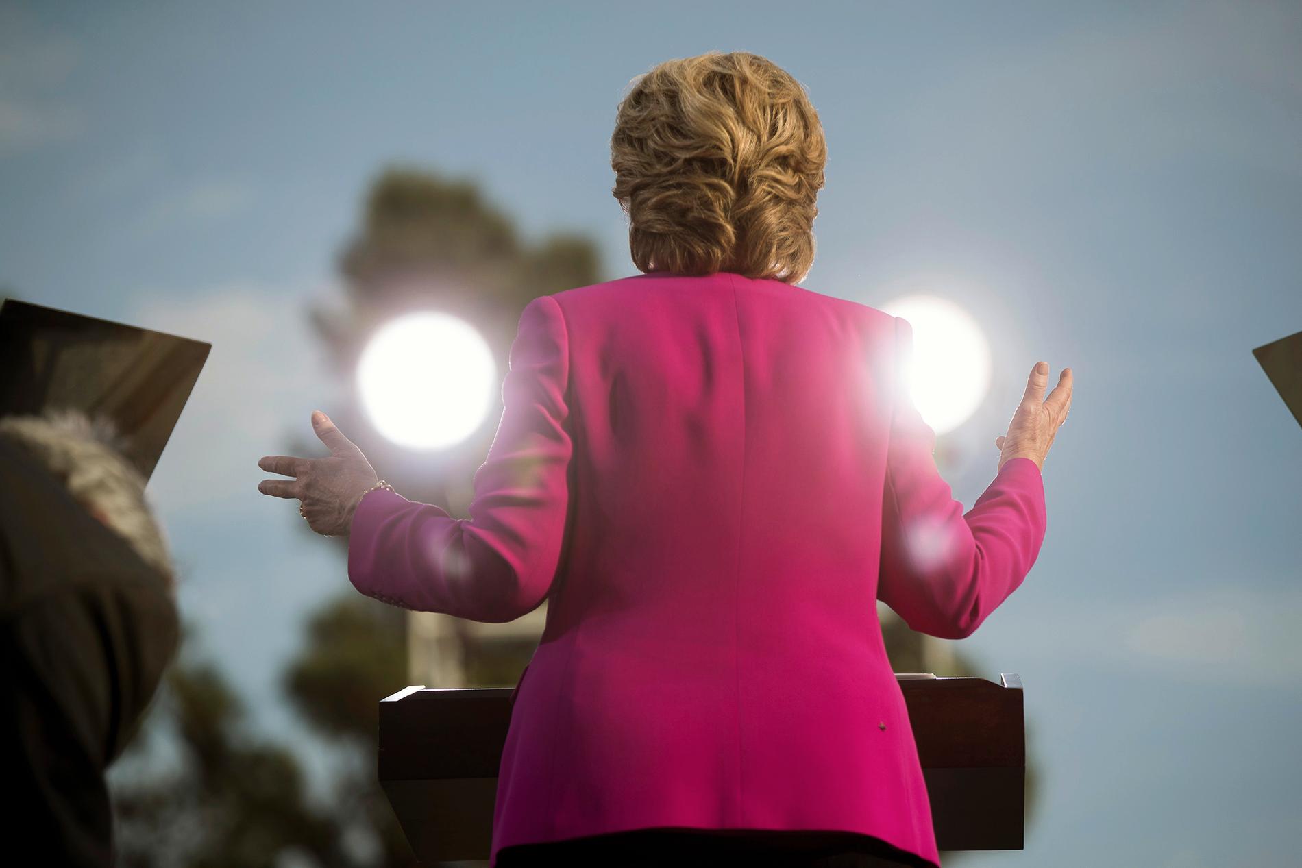 Hillary Clinton på valmöte i Winterville, North Carolina under torsdagen.