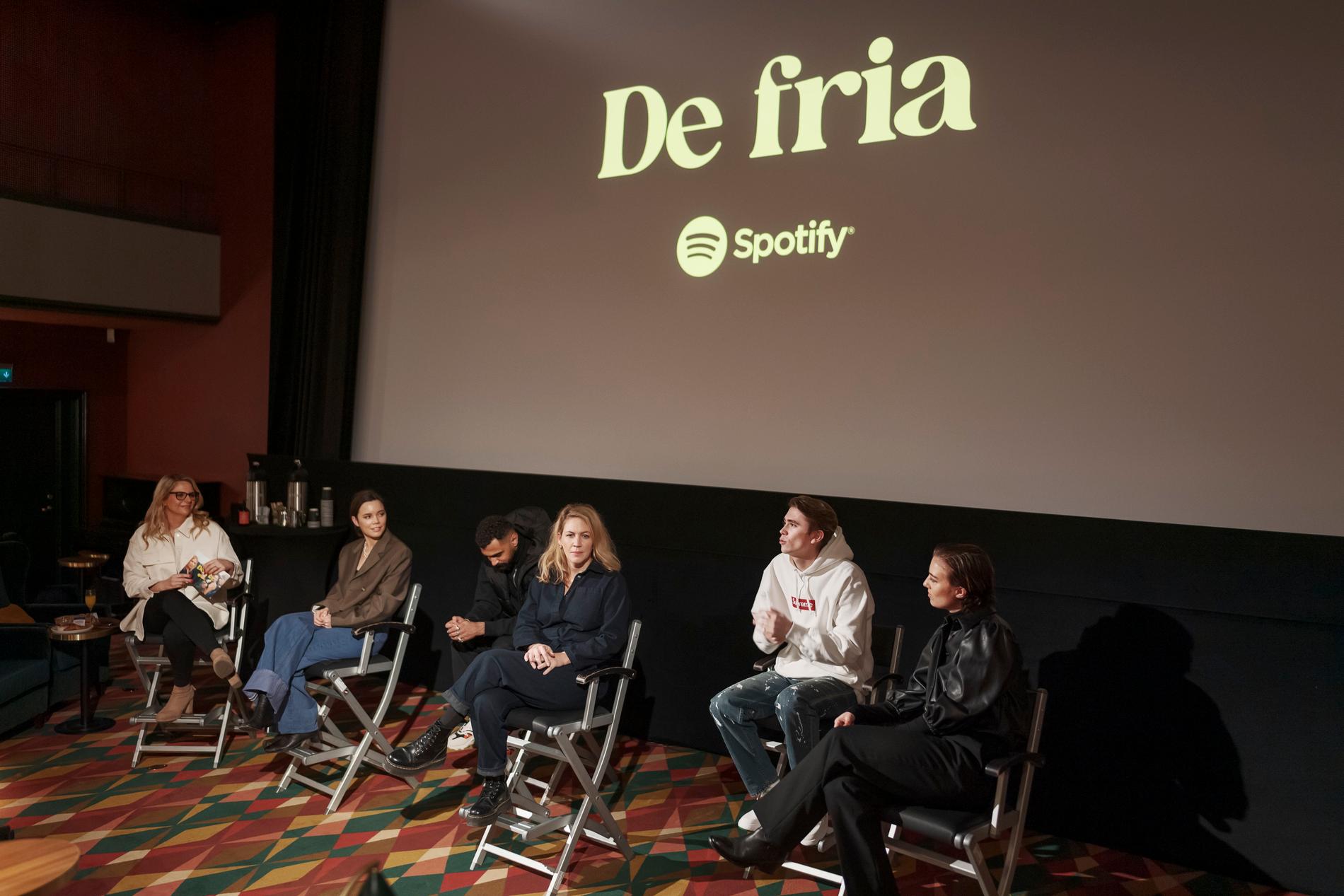 Skådespelarna Hedda Stiernstedt, Alexander Abdallah, Julia Marko Nord, Felix Sandman och Sofia Karemyr medverkar i Spotifys "De fria".