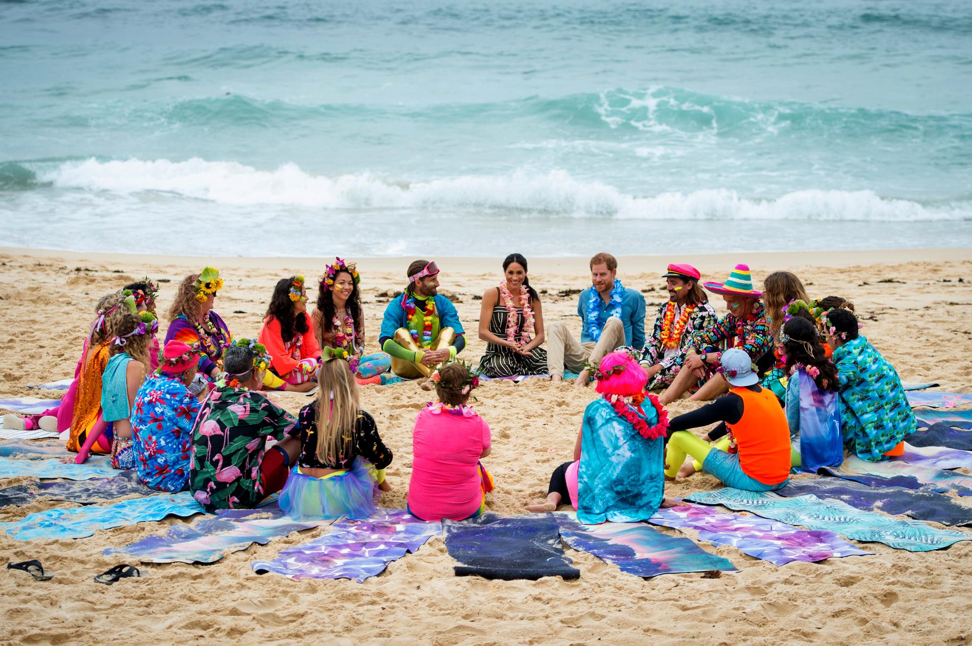 Besöket på Bondi Beach är en del av parets Australien-turné.