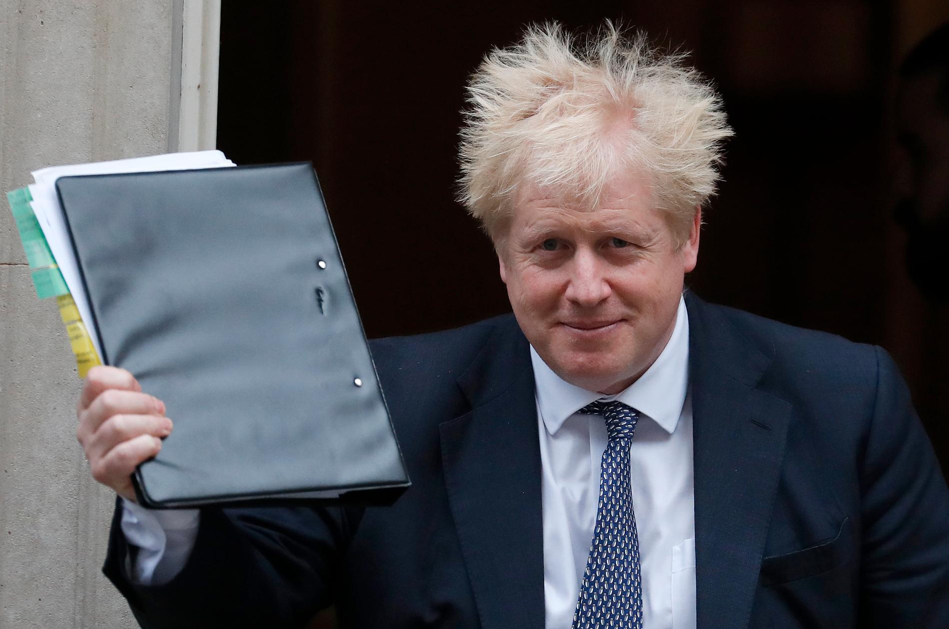 Premiärminister Boris Johnson förbereder sig för veckans frågestund i parlamentets underhus.