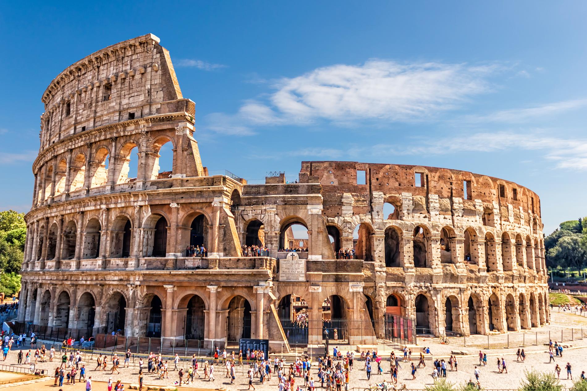 Colosseum har en blodig historia – men är i dag populär bland turister. 