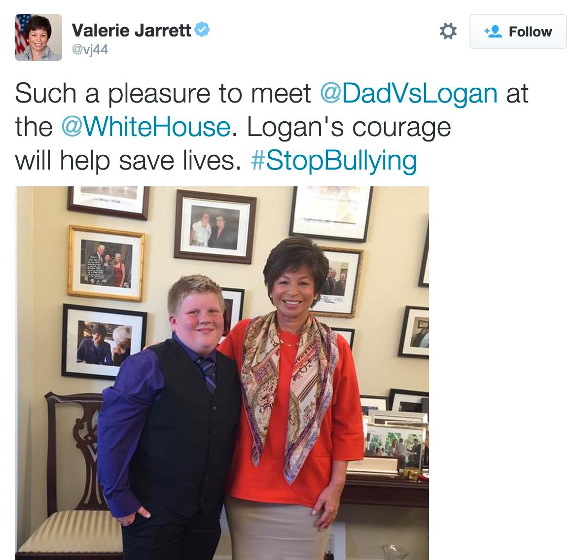 Logan med Barack Obamas rådgivare Valerie Jarrett.
