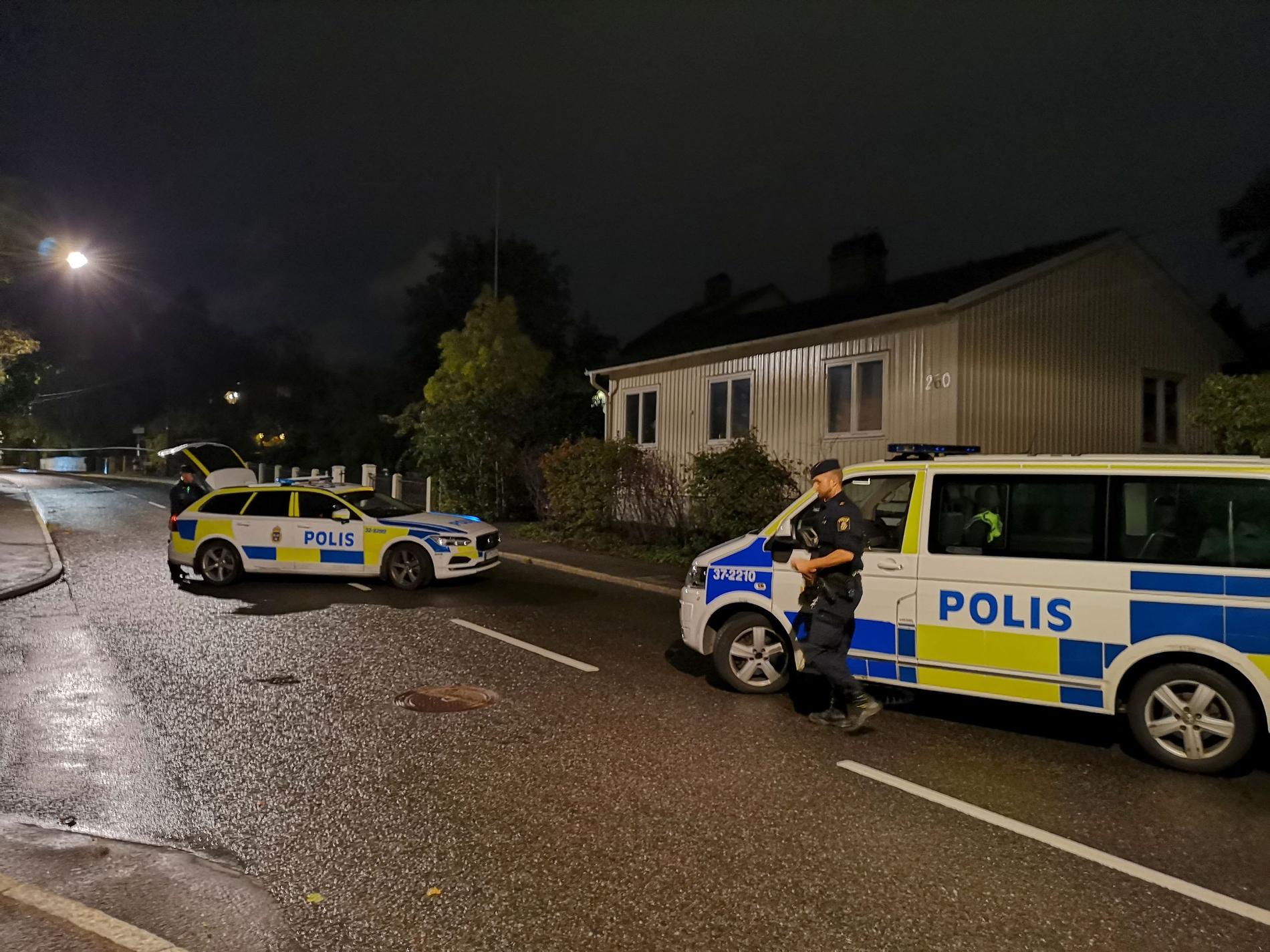 Poliser i Älvsjö. 