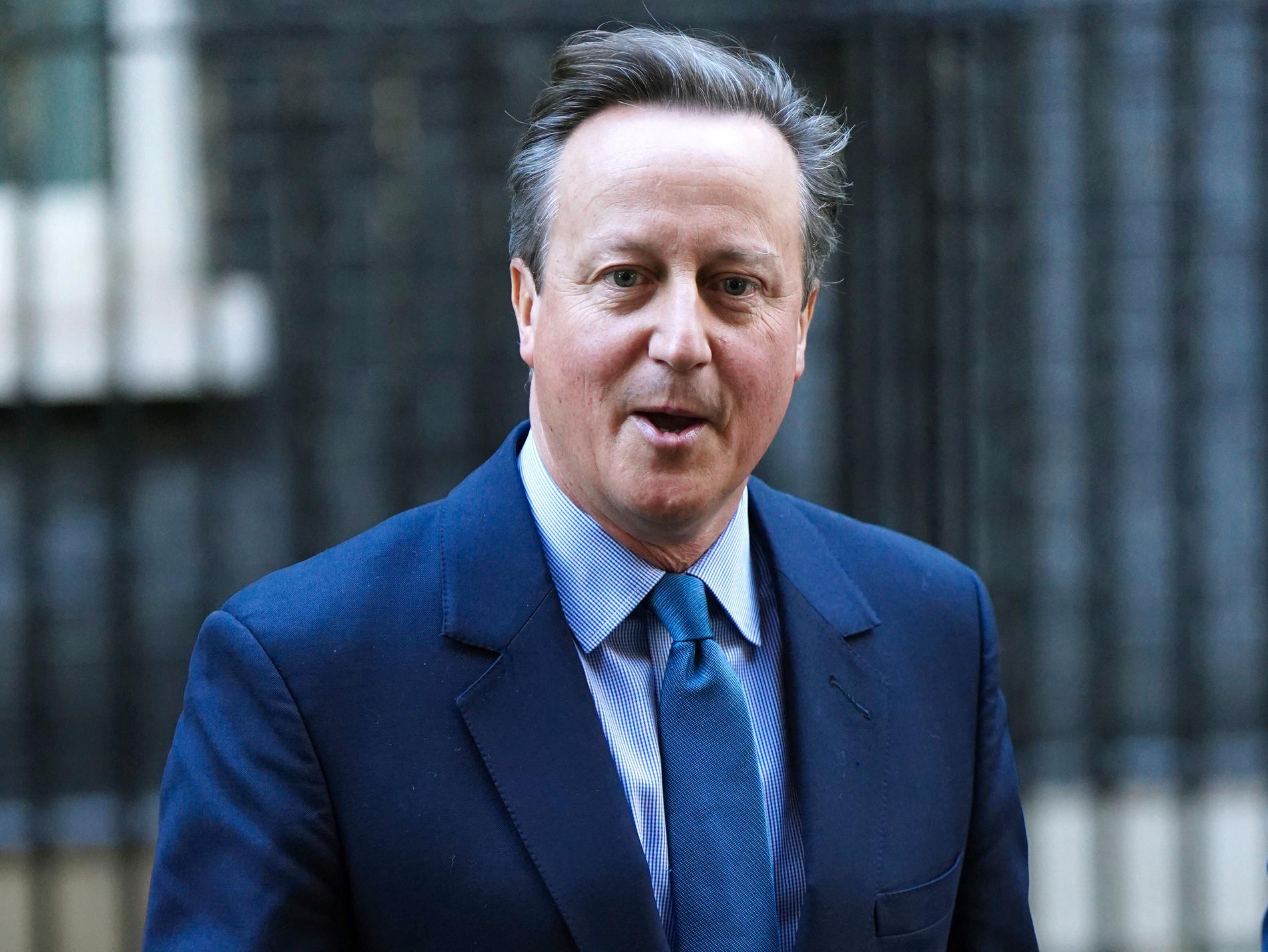 Storbritanniens tidigare premiärminister David Cameron är tillbaka, nu som utrikesminister.
