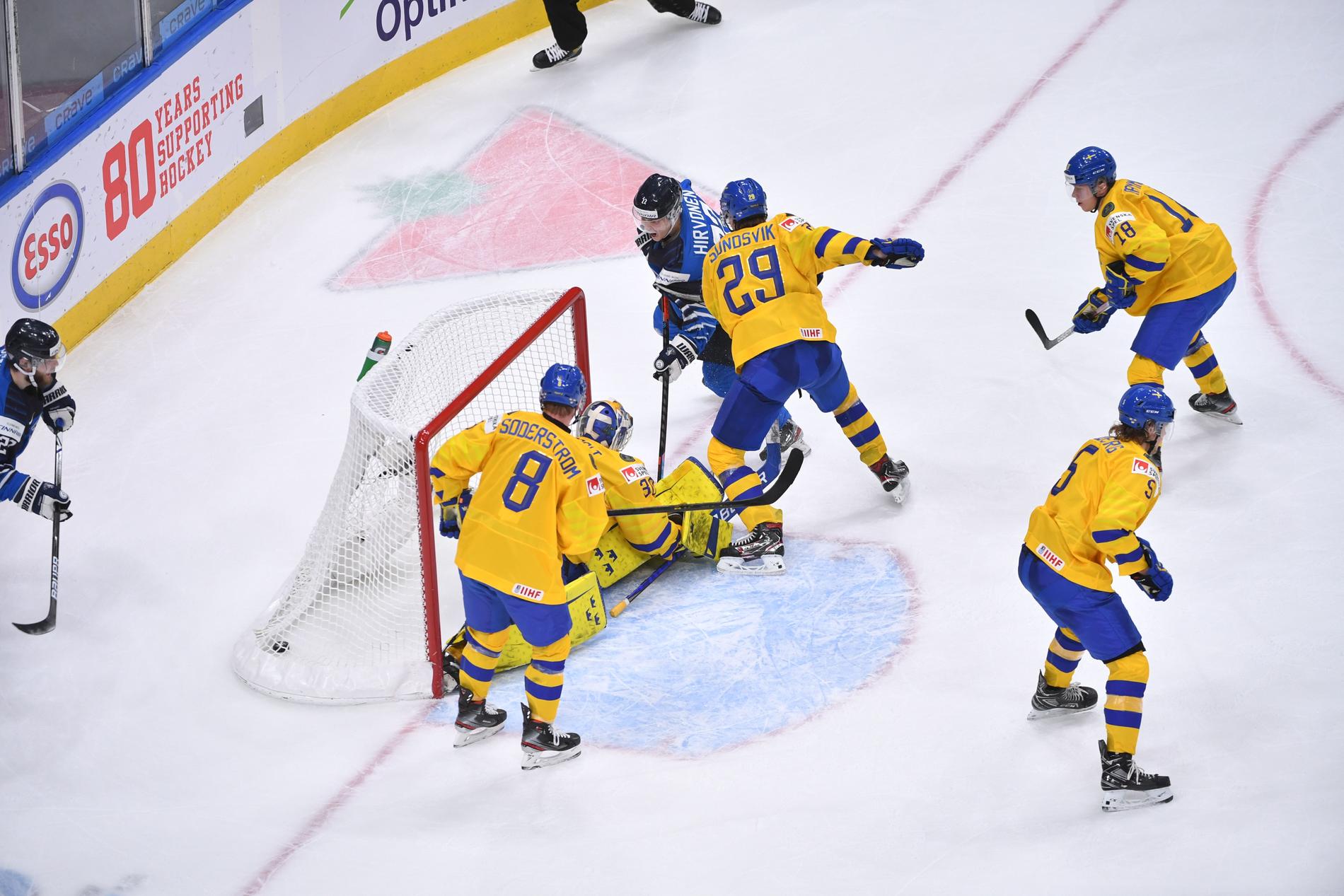 Sverige förlorade matchen mot Finland dne 2 januari och åkte ut ur junior-VM.