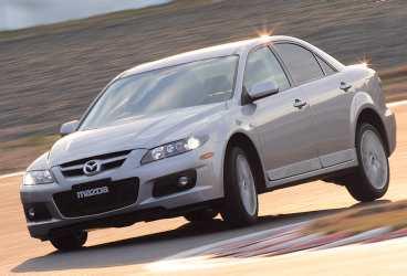 Mazda 3 Kommer: i sommar. Mazdas variant på Ford Focus får en ansiktslyftning. Två nya motorer lär följa med.