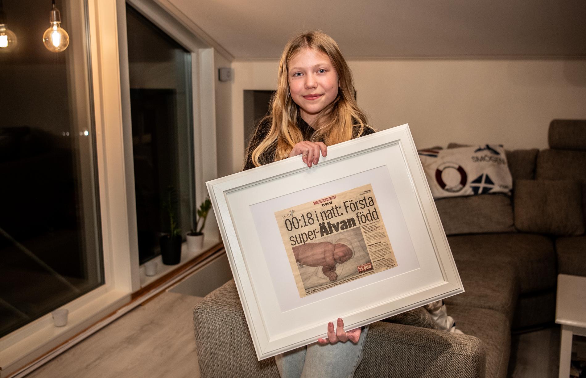 Artikeln i Aftonbladet för elva år sedan blev en tavla hemma hos familjen.