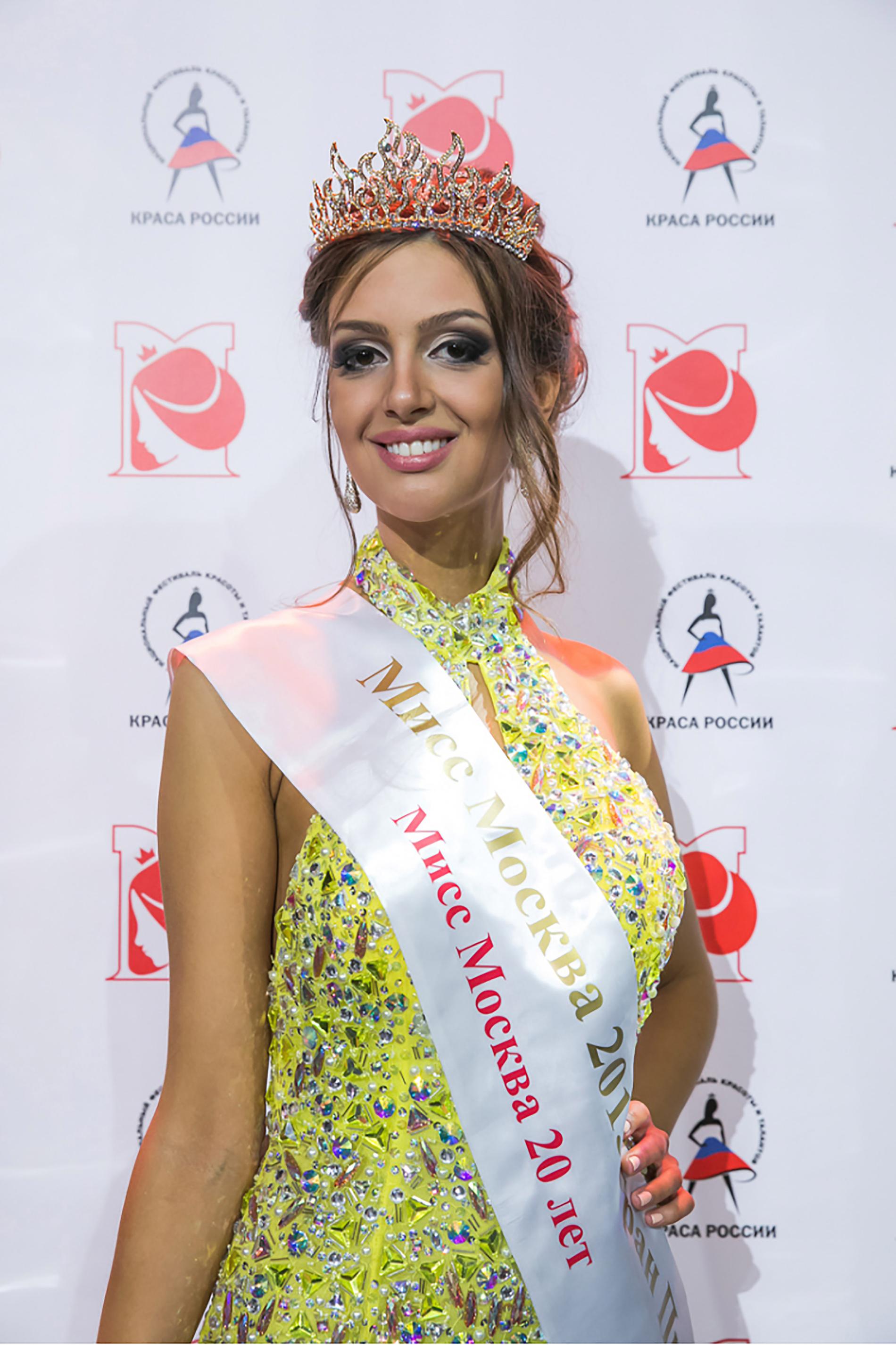 Oksana Voevodina, 25, har tidigare vunnit Miss Moskva. 