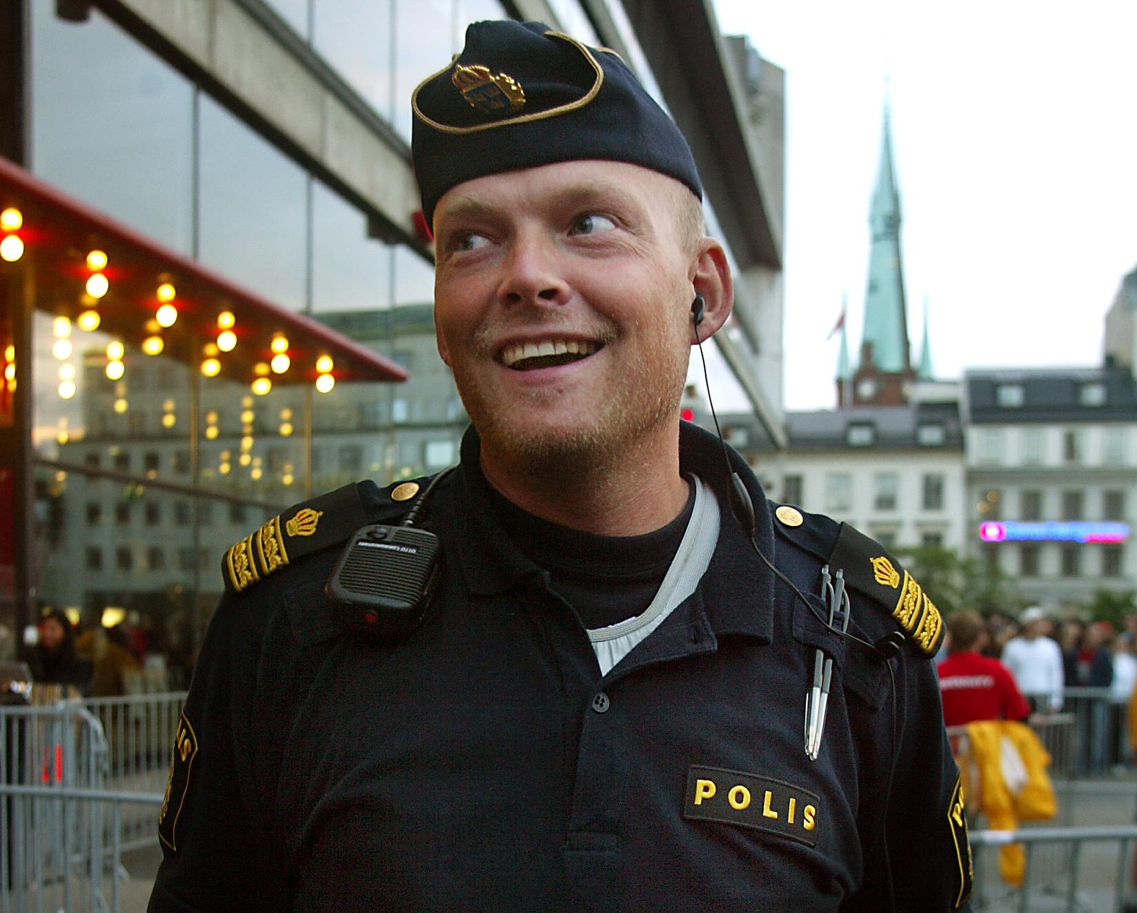 2003 arbetade Peter Ågren som polis ute på stan. 