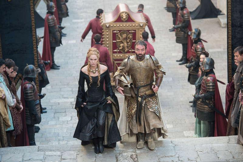 Cersei Lannister fortsätter att regera bakom kulisserna i säsong 5.
