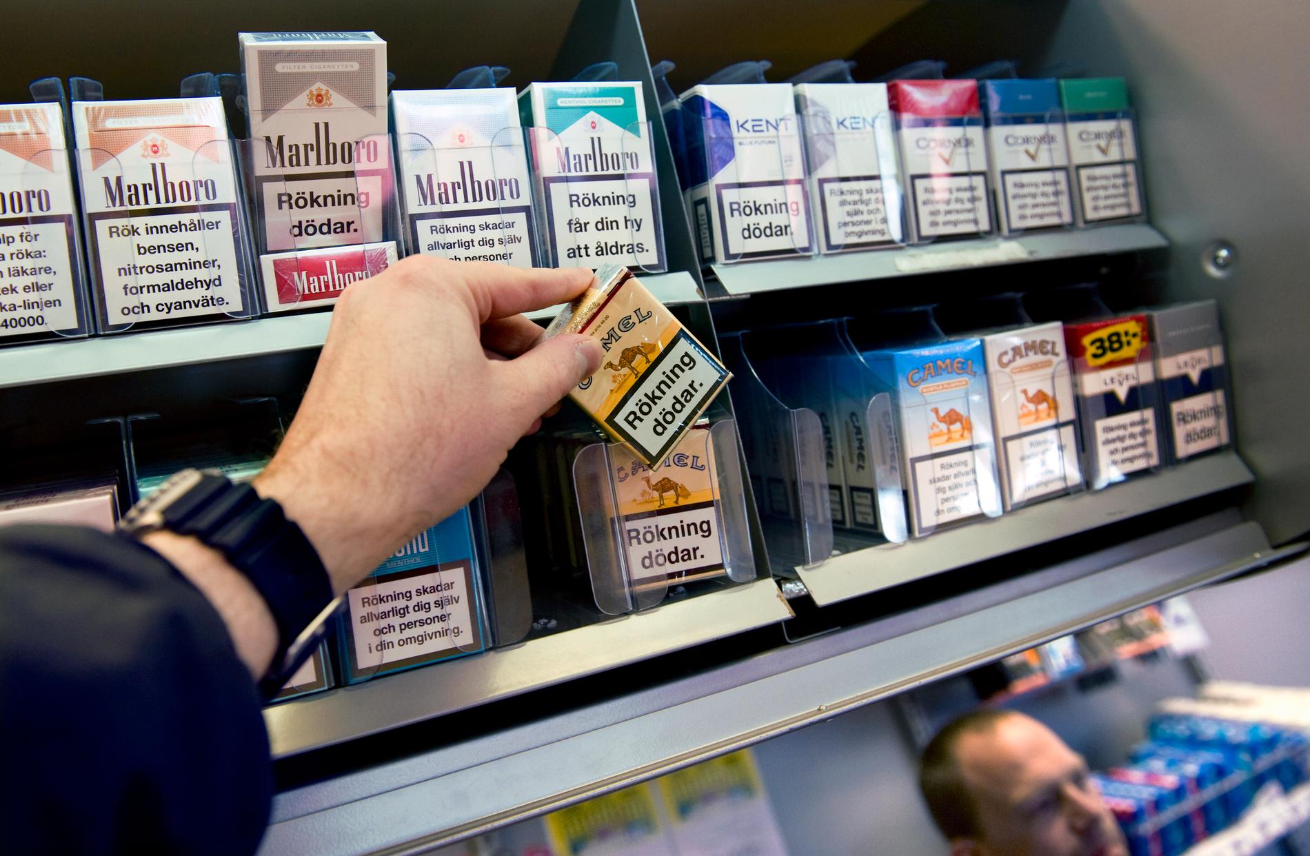 En butik som sålde tobak utan tillstånd fick tillbaka varor som hade beslagtagits av polisen. Arkivbild.