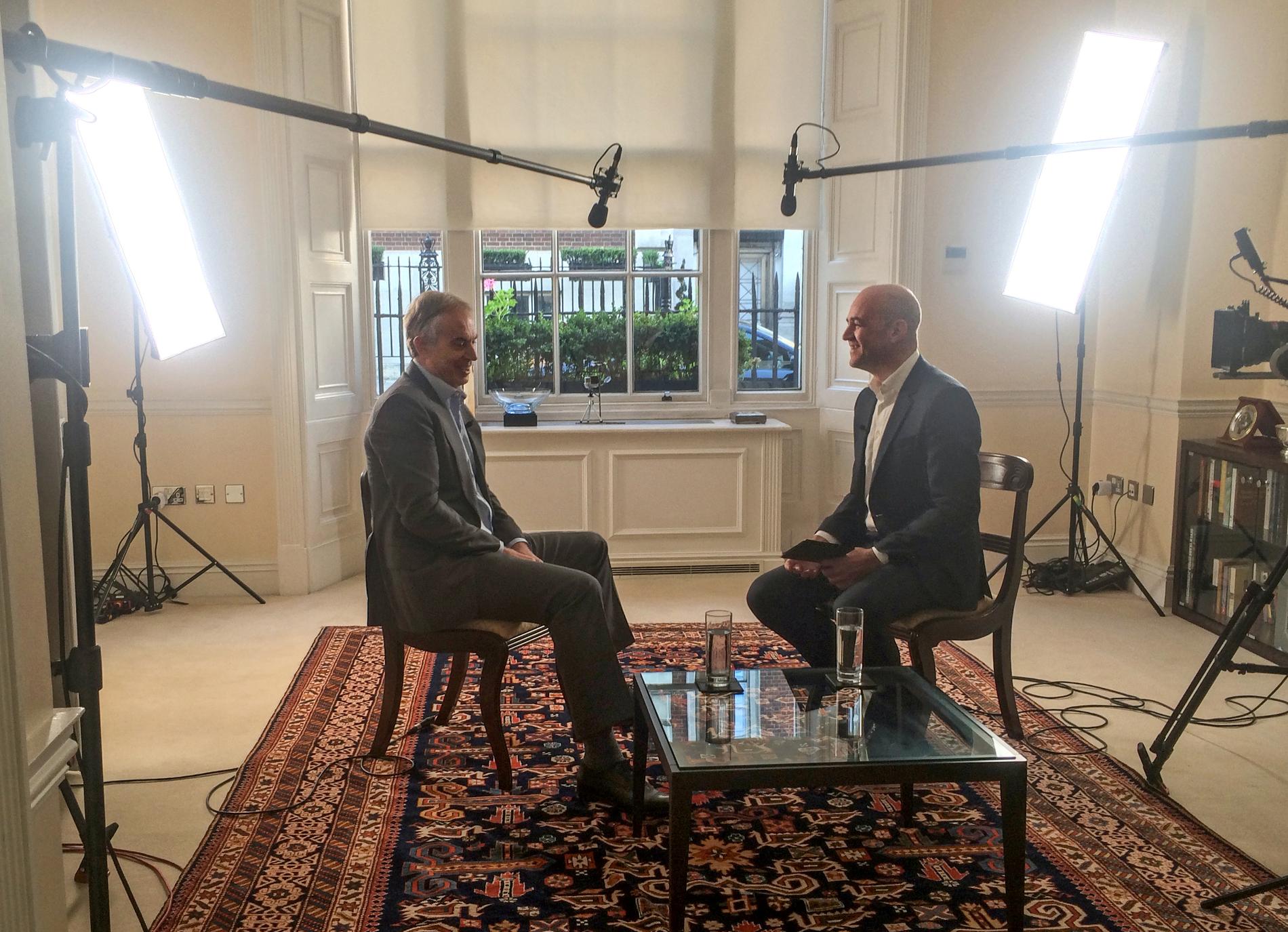 Fredrik Reinfeldt intervjuar Tony Blair.