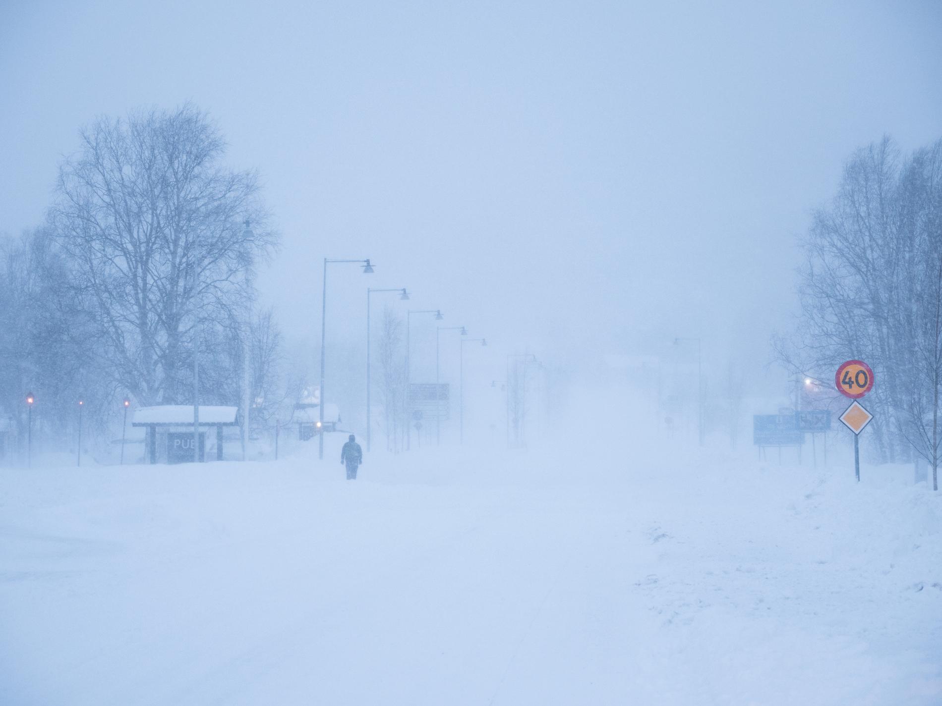 Stormen som dragit in över norra Sverige lämnade tusentals hushåll utan el. Arkivbild från Hemavan.