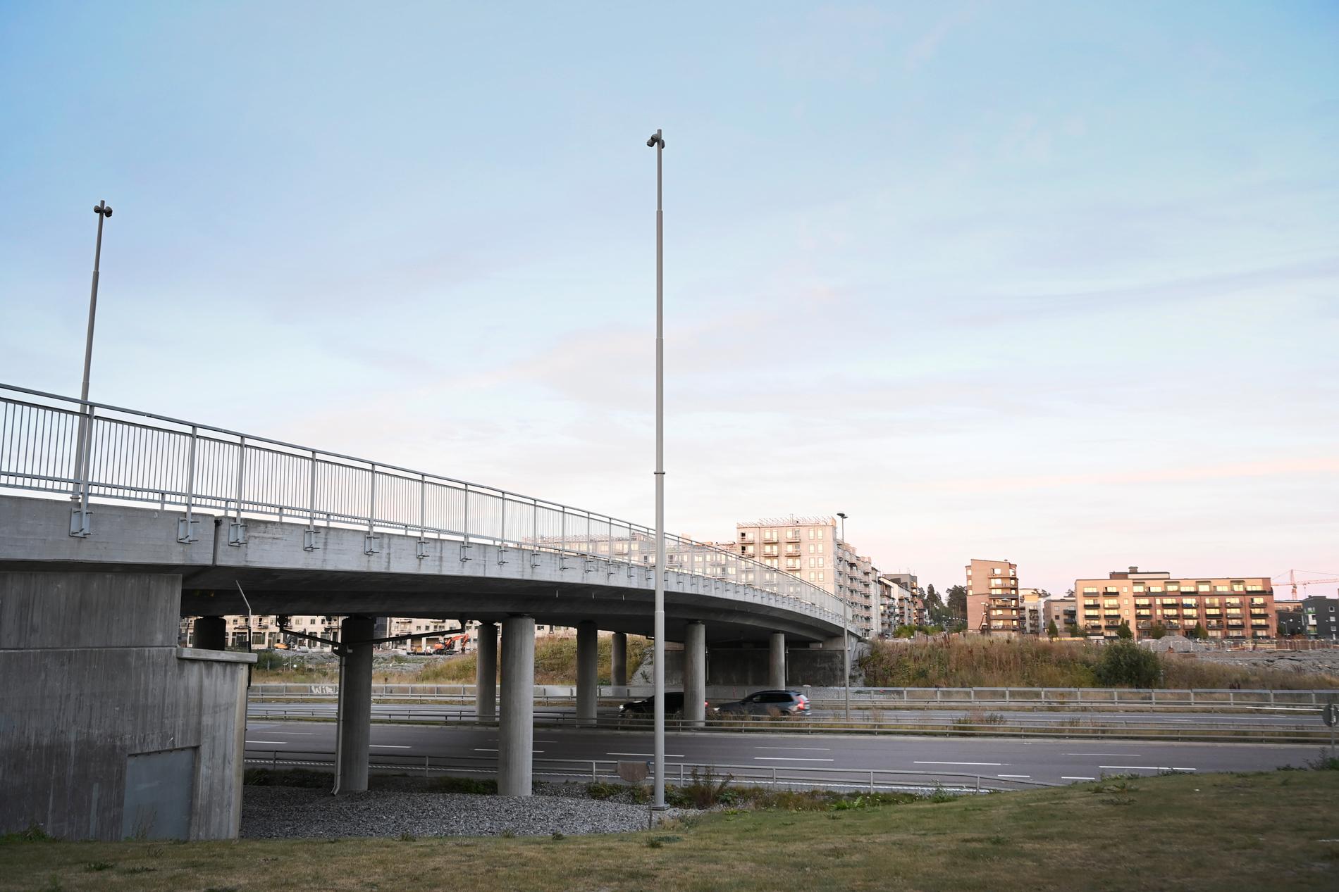 ”Riv bron till Rinkeby”, basuneras ut i kampanjen som ska rulla i lokaltidningen Mitt i Sundbyberg. 