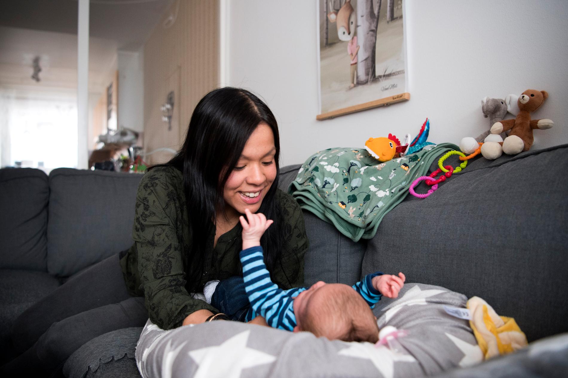 Maria Sundqvist, 33, och sonen Mason, nu 3 månader, fick hjälp av ny arbetsmetod under graviditet och förlossning.