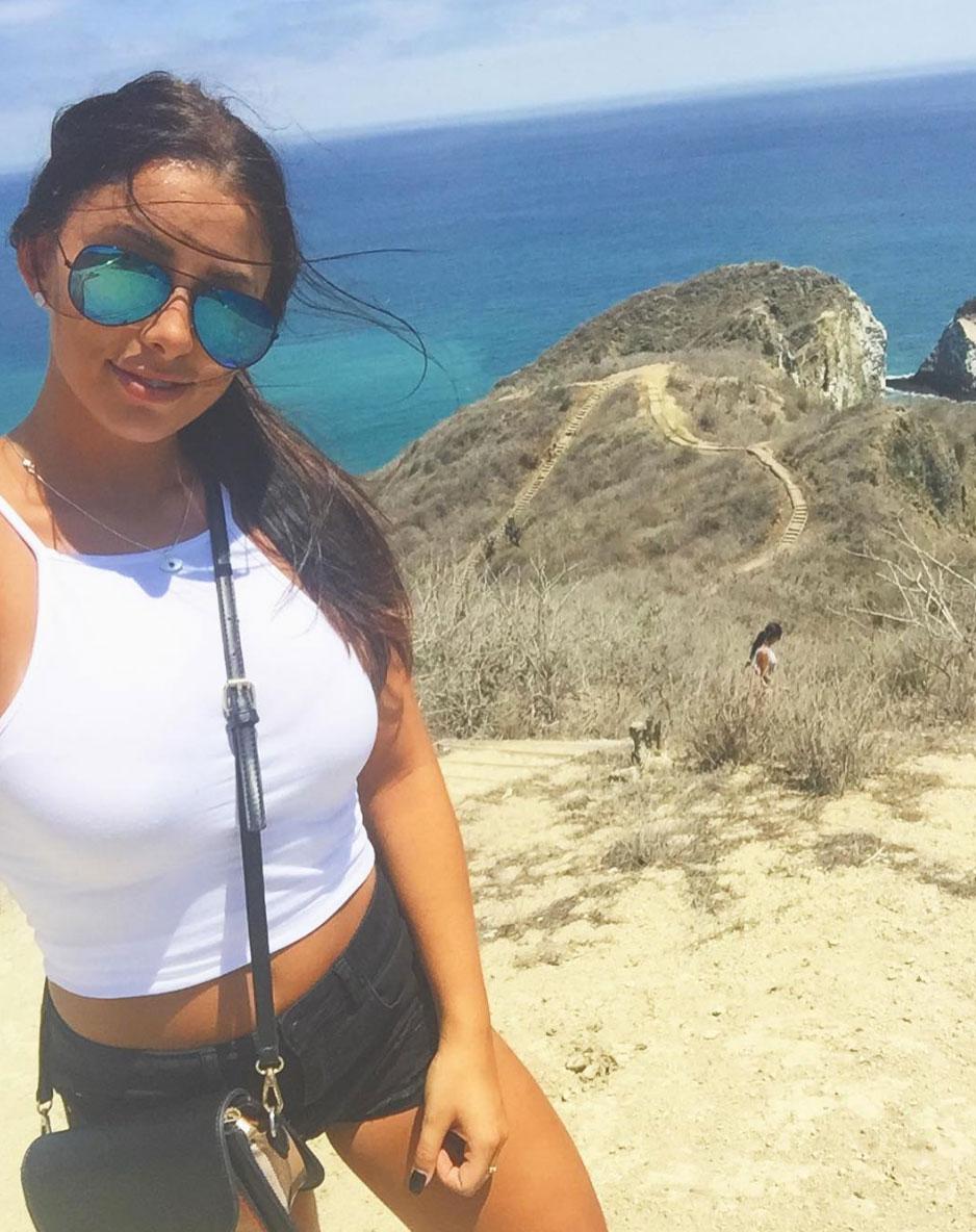 Melina Roberge, 23, dokumenterade resan på Instagram.