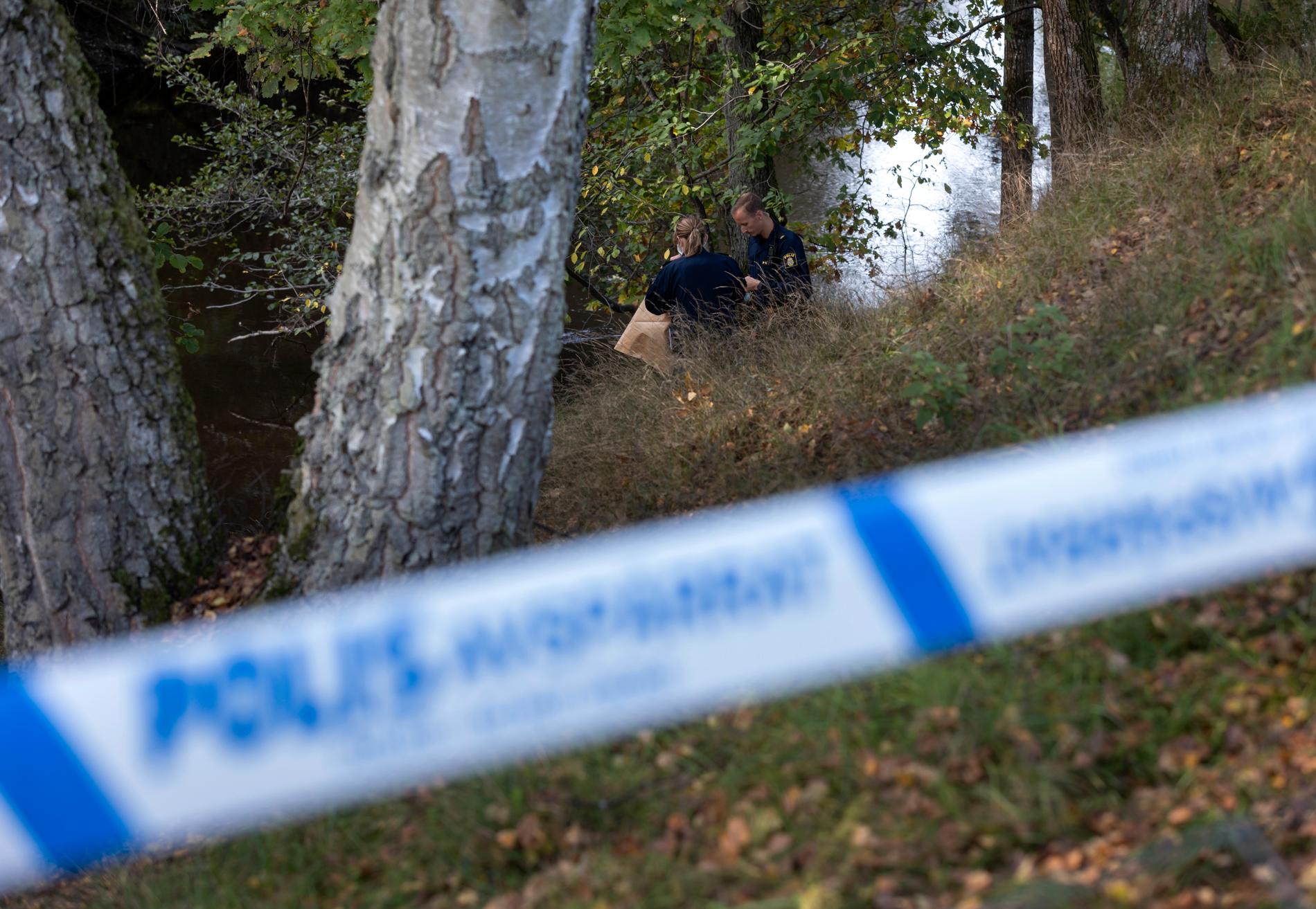 Polisavspärrningar i Alingsås. 