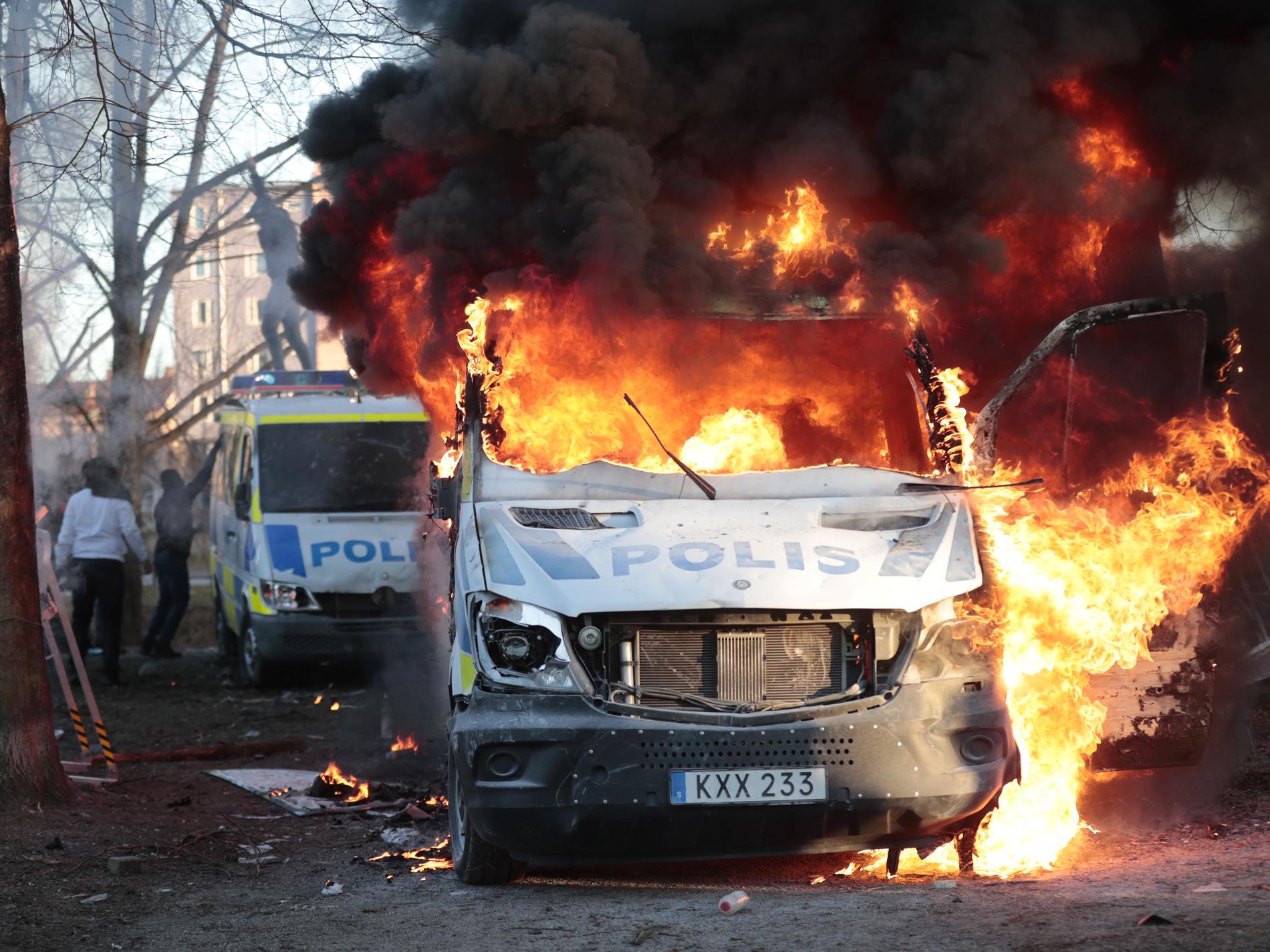 Flera personer häktade efter upplopp i Örebro