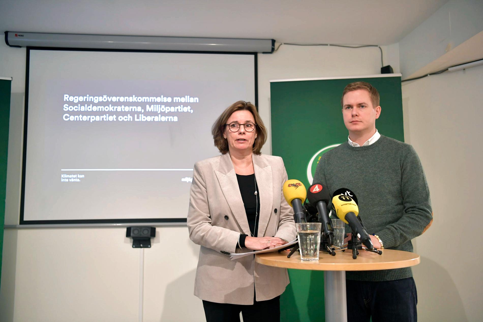 Språkrören Gustav Fridolin och Isabella Lövin har kallat till pressträff på förmiddagen för att berätta om partistyrelsens beslut.