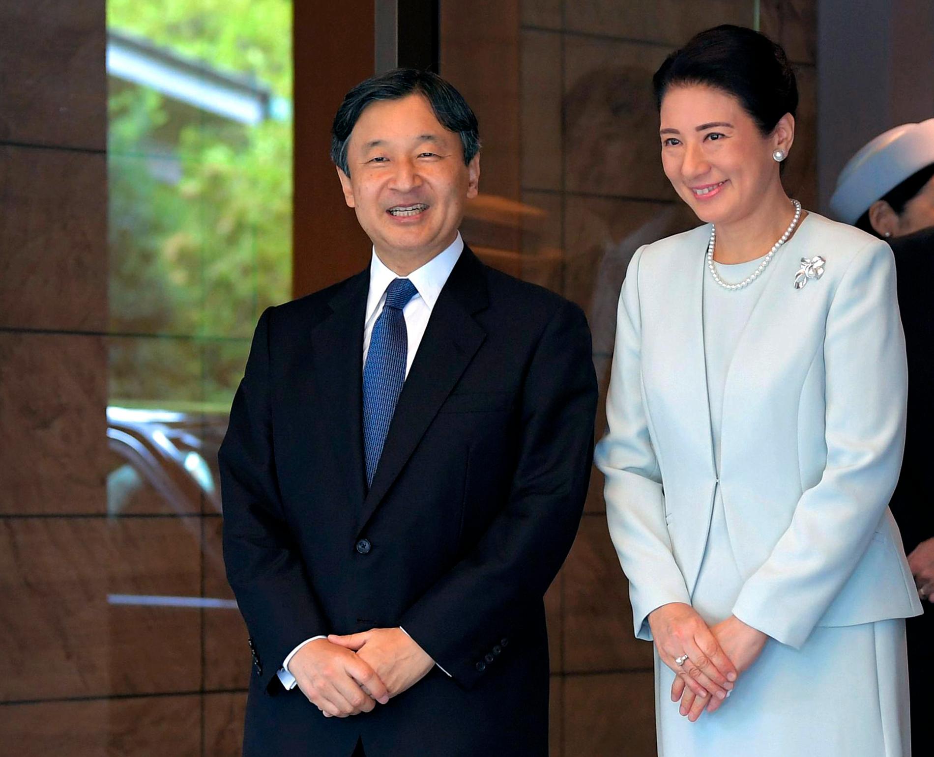 Japans kronprins Naruhito och hans hustru, prinsessan Masako, inför ett statsbesök i Frankrike i oktober i fjol. Den 1 maj tar Naruhito över tronen efter sin far, kejsaren Akihito.