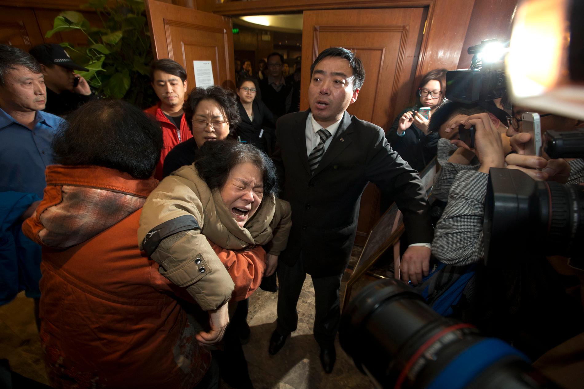 En anhörig till en kinesisk passagerare får reda på att planet var försvunnet