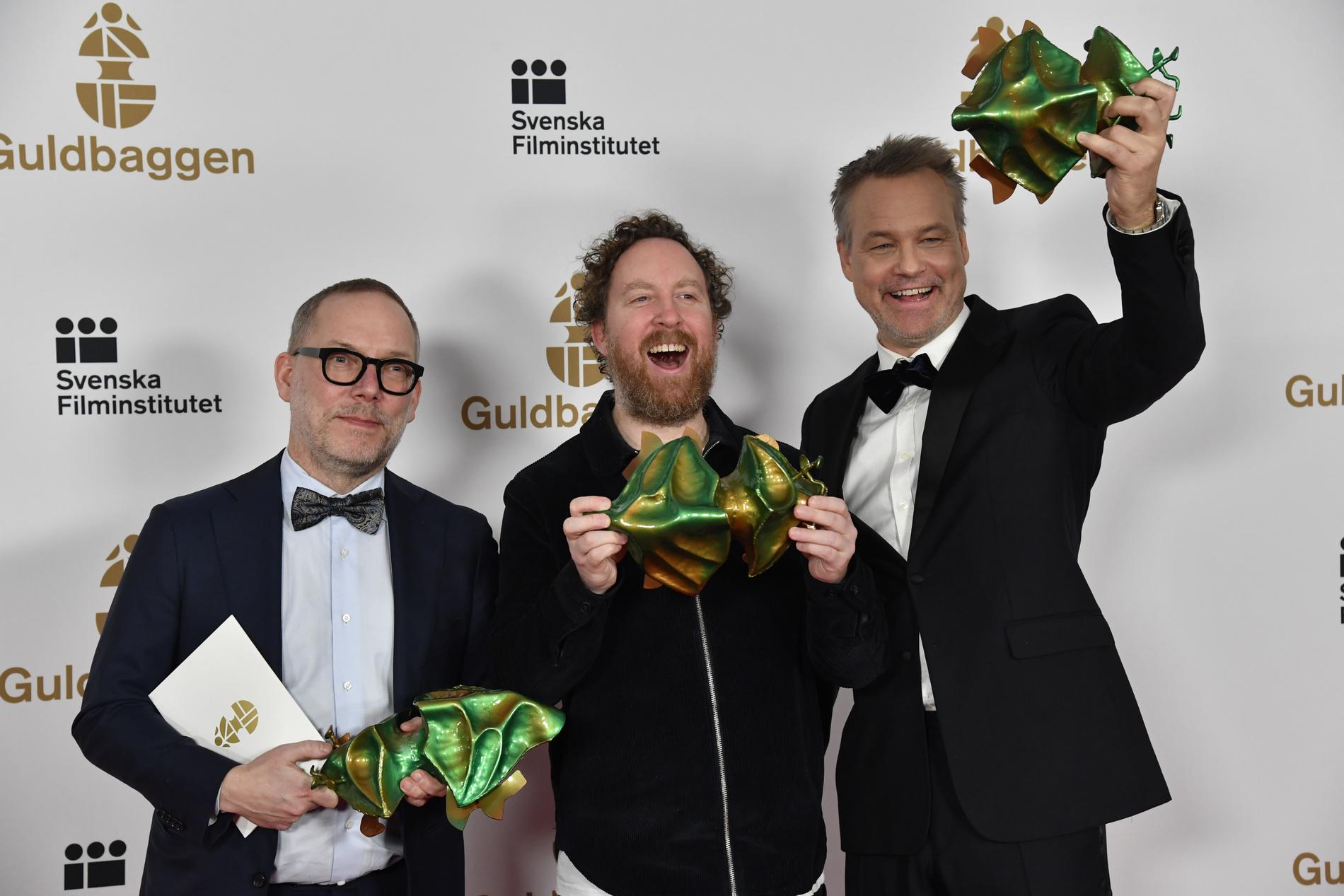 Producenten Tomas Michaelsson, Uje Brandelius och Henrik Schyffert vann bästa film för Spring Uje spring.