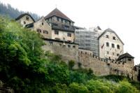 Fursten Hans-Wilhelm II regerar över Lichtenstein från det här slottet.